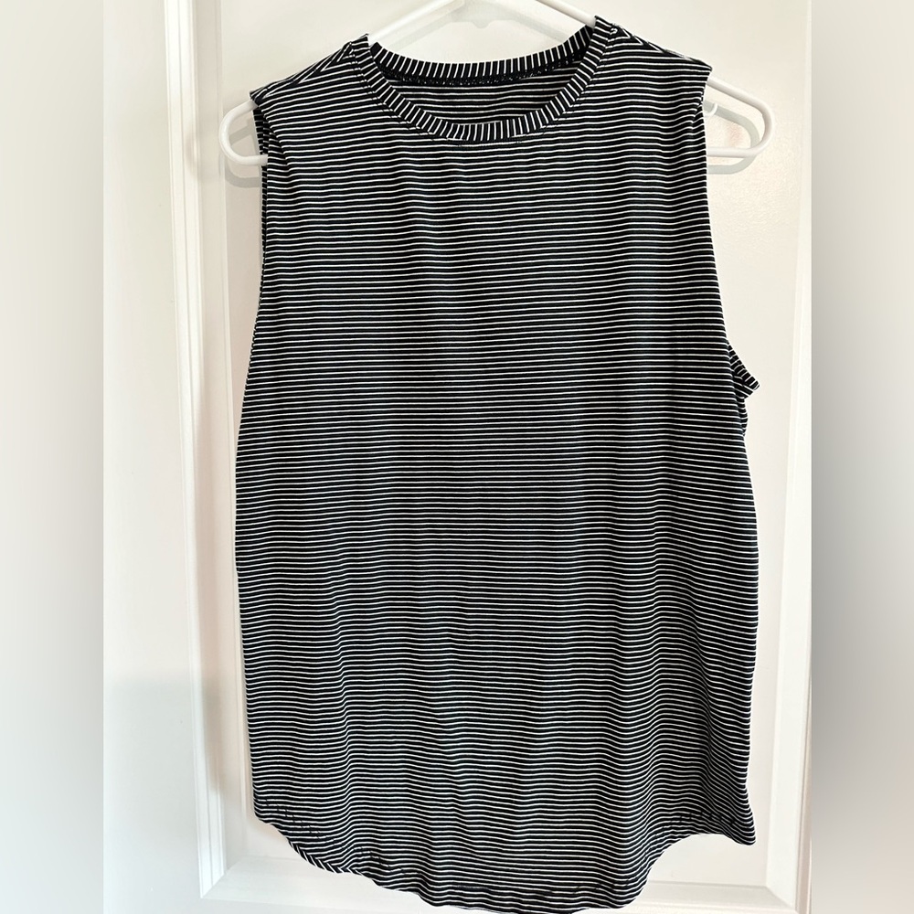 Lululemon | Black & White Striped High Neck Sculpt Tank Size 10
